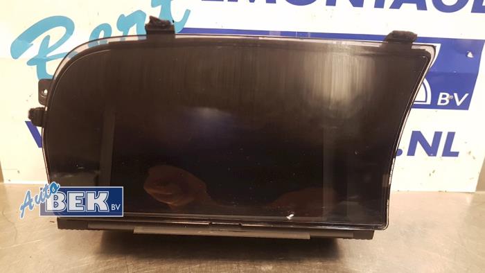 Gebruikte Display Interieur Mercedes S (W221) 3.0 S-320 CDI 24V Prijs € 40,00 Margeregeling aangeboden door Auto Bek