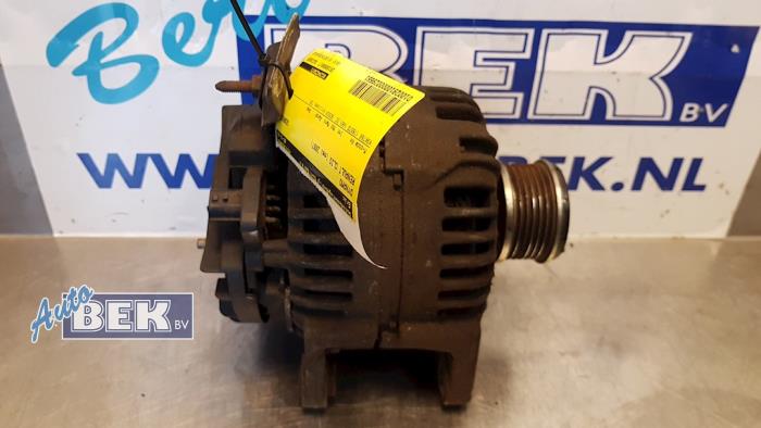 Gebruikte Dynamo Renault Clio III (BR/CR) 1.5 dCi 85 Prijs € 17,50 Margeregeling aangeboden door Auto Bek