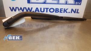 Gebruikte Ruitenwisserarm achter Mitsubishi Colt (Z2/Z3) 1.5 16V CZT Turbo Prijs € 15,00 Margeregeling aangeboden door Auto Bek