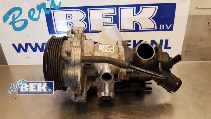 Gebruikte Waterpomp Mercedes B (W246/W242) 1.8 B-180 CDI BlueEFFICIENCY 16V Prijs € 45,00 Margeregeling aangeboden door Auto Bek