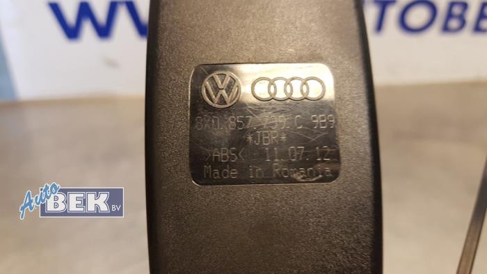 Veiligheidsgordel Insteek links-achter van een Audi A1 (8X1/8XK) 1.6 TDI 16V 2012