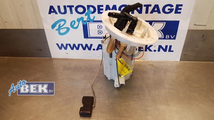 Gebruikte Tank element Pomp Audi A5 Cabrio (8F7) 2.0 TDI 16V Prijs € 75,00 Margeregeling aangeboden door Auto Bek