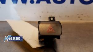 Gebruikte Paniekverlichtings Schakelaar Fiat Bravo (198A) 1.4 16V Prijs € 15,00 Margeregeling aangeboden door Auto Bek