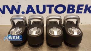 Gebruikte Diversen Landrover Range Rover Evoque (LVJ/LVS) 2.2 SD4 16V 5-drs. Prijs € 20,00 Margeregeling aangeboden door Auto Bek