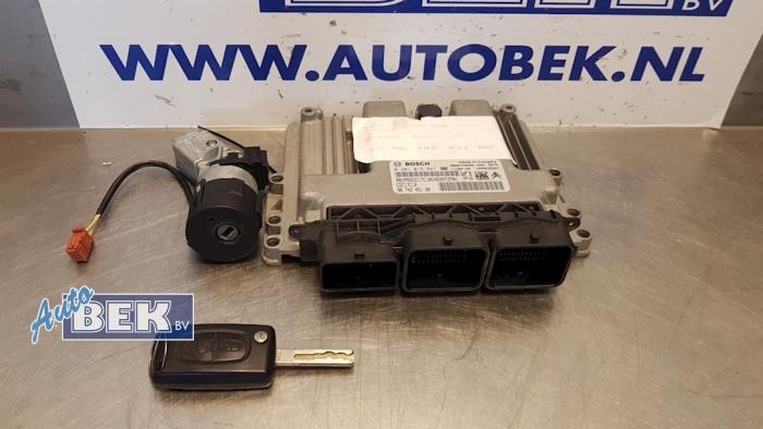 Gebruikte Kontaktslot + computer Peugeot 308 (4A/C) 1.6 HDi Prijs € 175,00 Margeregeling aangeboden door Auto Bek