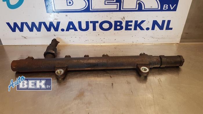 Gebruikte Injector brug Opel Vivaro 1.9 DI Prijs € 20,00 Margeregeling aangeboden door Auto Bek