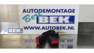 Gebruikte Veiligheidsgordel Insteek midden-achter Mazda 2 (DE) 1.3 16V S-VT Prijs € 40,00 Margeregeling aangeboden door Auto Bek