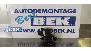Gebruikte Slotmechaniek Achterklep Mazda 2 (DE) 1.3 16V S-VT Prijs € 39,00 Margeregeling aangeboden door Auto Bek