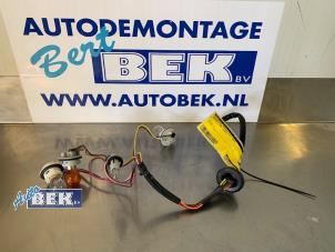 Gebruikte Fitting Achterlicht links Peugeot 108 1.0 12V Prijs € 15,00 Margeregeling aangeboden door Auto Bek
