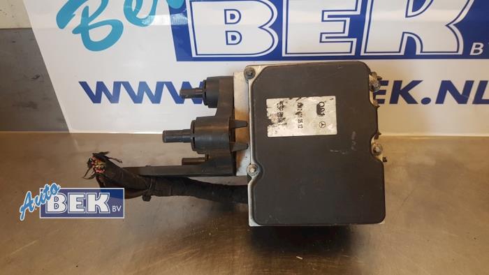 Gebruikte ABS Pomp Mercedes E (W212) E-200 CDI 16V BlueEfficiency,BlueTEC Prijs € 35,00 Margeregeling aangeboden door Auto Bek
