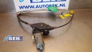 Gebruikte Ruitmechaniek 2Deurs links-voor Ford Ka I 1.3i Prijs € 30,00 Margeregeling aangeboden door Auto Bek