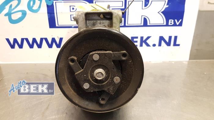 Aircopomp van een Volkswagen Polo V (6R) 1.4 TDI DPF BlueMotion technology 2014