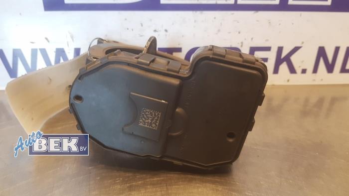 Gebruikte Gasklephuis Mercedes E (W212) E-200 CDI 16V BlueEfficiency,BlueTEC Prijs € 75,00 Margeregeling aangeboden door Auto Bek