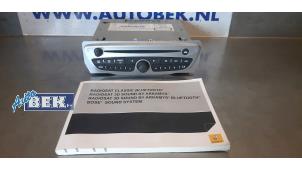 Gebruikte Radio CD Speler Renault Megane III Berline (BZ) 1.5 dCi 110 Prijs € 110,00 Margeregeling aangeboden door Auto Bek