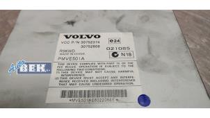 Gebruikte Radio versterker Volvo V50 (MW) 2.0 16V Prijs € 70,00 Margeregeling aangeboden door Auto Bek
