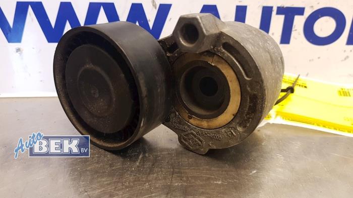 Gebruikte Spanner multiriem Renault Clio III (BR/CR) 1.5 dCi FAP Prijs € 17,50 Margeregeling aangeboden door Auto Bek