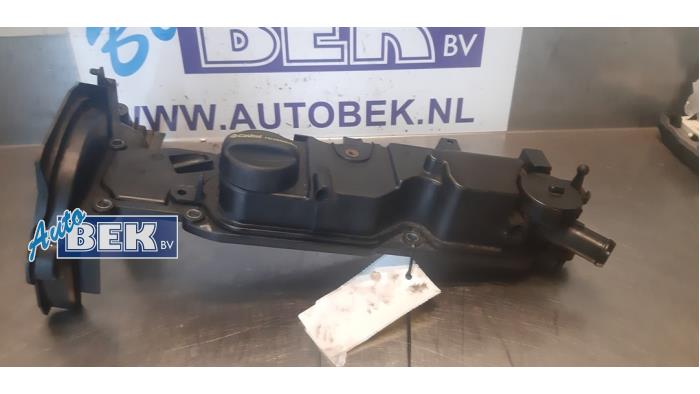 Gebruikte Kleppendeksel Peugeot 308 (L3/L8/LB/LH/LP) 1.6 BlueHDi 120 Prijs € 35,00 Margeregeling aangeboden door Auto Bek