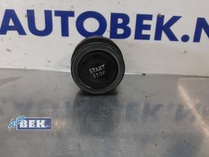 Gebruikte Start/Stop schakelaar Renault Kadjar (RFEH) 1.5 dCi DPF Prijs € 30,00 Margeregeling aangeboden door Auto Bek