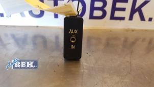 Gebruikte AUX/USB aansluiting Mini Mini (R56) 1.4 16V One Prijs € 15,00 Margeregeling aangeboden door Auto Bek