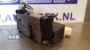 Gebruikte Deurslot Mechaniek 2Deurs rechts Mini Mini (R56) 1.4 16V One Prijs € 55,00 Margeregeling aangeboden door Auto Bek