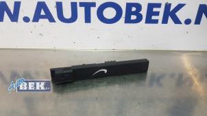 Gebruikte Antenne Versterker Peugeot 508 SW (8E/8U) 2.0 BlueHDi 180 16V Prijs € 17,50 Margeregeling aangeboden door Auto Bek