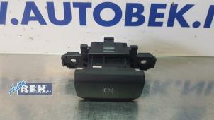 Gebruikte Handrem schakelaar Peugeot 508 SW (8E/8U) 2.0 BlueHDi 180 16V Prijs € 35,00 Margeregeling aangeboden door Auto Bek