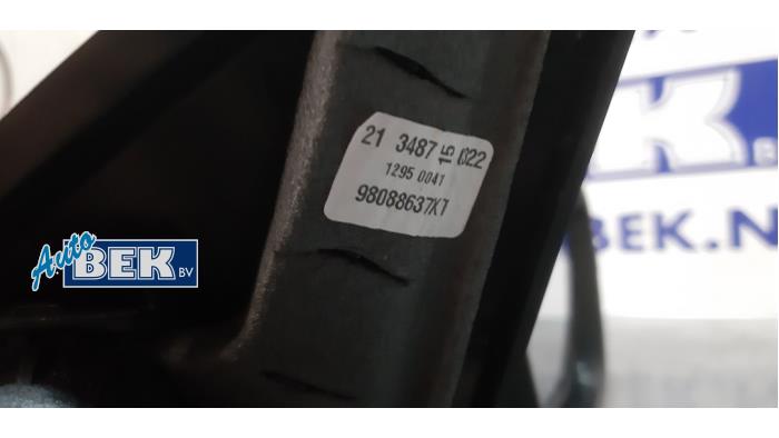 Spiegel Buiten rechts van een Peugeot 308 SW (L4/L9/LC/LJ/LR) 1.6 BlueHDi 120 2015