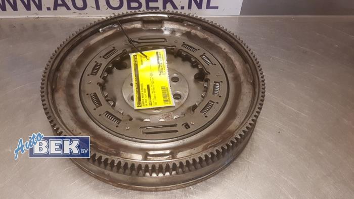 Gebruikte Dubbele massa vliegwiel Volkswagen Golf VII (AUA) 1.5 TSI Evo BMT 16V Prijs € 175,00 Margeregeling aangeboden door Auto Bek