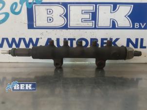 Gebruikte Injector brug Peugeot Boxer (U9) 2.2 HDi 100 Euro 4 Prijs € 50,00 Margeregeling aangeboden door Auto Bek