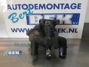 Gebruikte Thermostaathuis Peugeot Boxer (U9) 2.2 HDi 100 Euro 4 Prijs € 40,00 Margeregeling aangeboden door Auto Bek