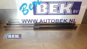 Gebruikte Gasdemperset Achterklep Volkswagen Golf VII (AUA) 1.5 TSI Evo BMT 16V Prijs € 25,00 Margeregeling aangeboden door Auto Bek