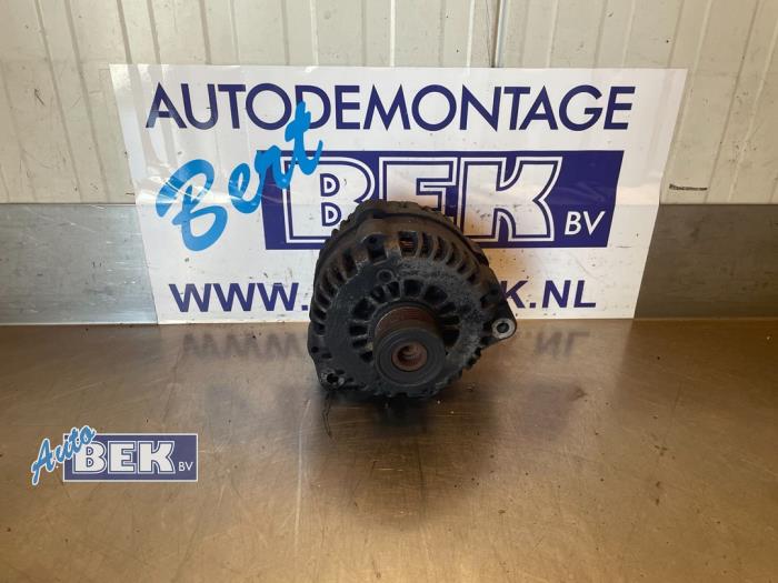 Gebruikte Dynamo Ssang Yong Rodius 2.7 270 Xdi 20V 4x2 Prijs € 58,00 Margeregeling aangeboden door Auto Bek