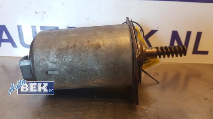 Gebruikte Nokkenas Verstelling Mini Mini (R56) 1.6 16V Cooper S Prijs € 20,00 Margeregeling aangeboden door Auto Bek