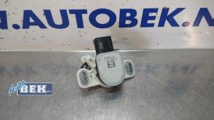 Gebruikte Remassistent sensor Toyota Auris Touring Sports (E18) 1.8 16V Hybrid Prijs € 34,00 Margeregeling aangeboden door Auto Bek
