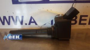 Gebruikte Pen Bobine Volkswagen Golf VII (AUA) 2.0 R 4Motion 16V Prijs € 20,00 Margeregeling aangeboden door Auto Bek