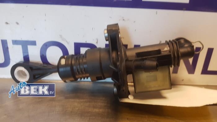 Gebruikte Koppeling Hulp Cilinder Volkswagen Polo VI (AW1) 1.0 TSI 12V Prijs € 40,00 Margeregeling aangeboden door Auto Bek