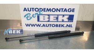 Gebruikte Gasdemperset Achterklep Volkswagen Golf VII (AUA) 2.0 R-line 4Motion 16V Prijs op aanvraag aangeboden door Auto Bek