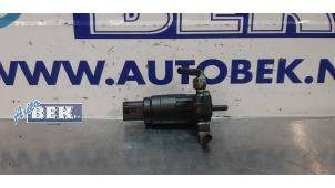 Gebruikte Ruitensproeierpomp voor Audi A3 Sportback (8VA/8VF) 2.0 TDI 16V Prijs € 10,00 Margeregeling aangeboden door Auto Bek