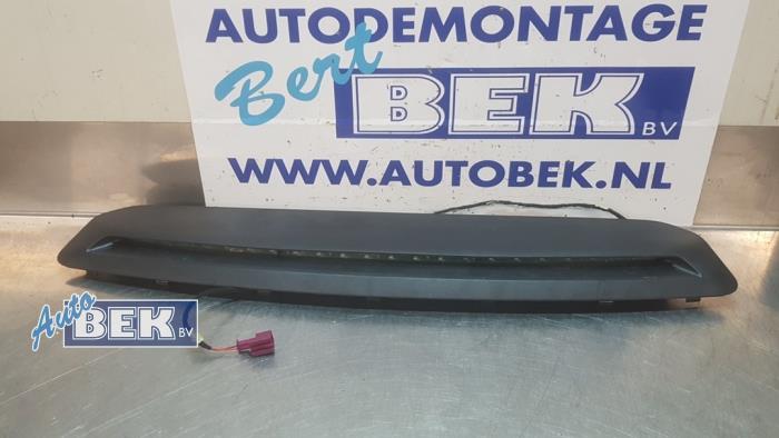 Gebruikte Remlicht Extra midden Mercedes E (W213) E-220d 2.0 Turbo 16V Prijs € 75,00 Margeregeling aangeboden door Auto Bek