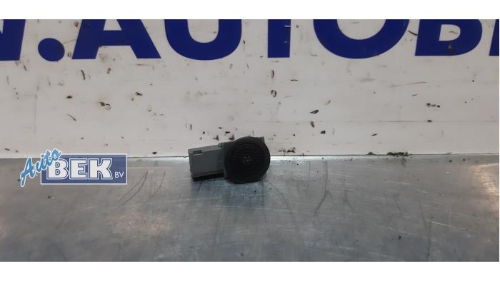 Gebruikte Microfoon Mercedes E (W213) E-220d 2.0 Turbo 16V Prijs € 9,98 Margeregeling aangeboden door Auto Bek