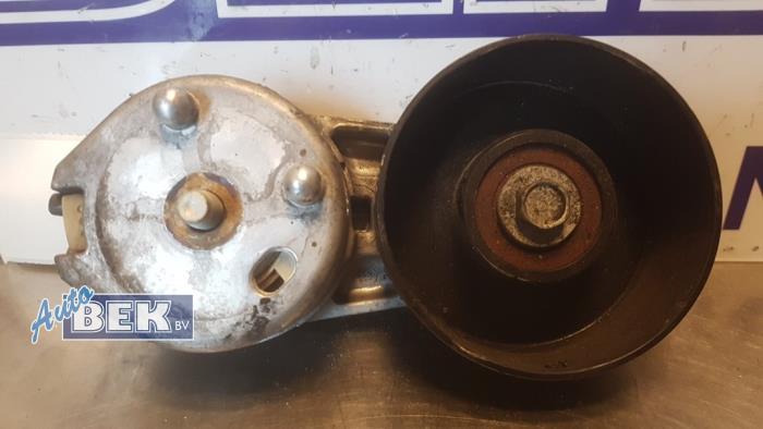 Gebruikte Spanner multiriem Landrover Discovery III (LAA/TAA) 2.7 TD V6 Prijs € 22,50 Margeregeling aangeboden door Auto Bek