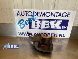 Gebruikte Remklauw (Tang) links-voor Volvo V40 (MV) 2.0 D2 16V Prijs € 40,00 Margeregeling aangeboden door Auto Bek