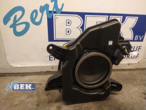 Gebruikte Subwoofer Hyundai Ioniq 1.6 GDI 16V Hybrid Prijs € 145,00 Margeregeling aangeboden door Auto Bek