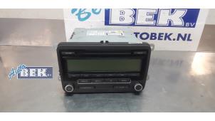 Gebruikte Radio CD Speler Volkswagen Polo V (6R) 1.6 TDI 16V 75 Prijs € 69,00 Margeregeling aangeboden door Auto Bek