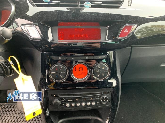 Gebruikte Display Interieur Citroen DS3 (SA) 1.6 e-HDi Prijs € 17,50 Margeregeling aangeboden door Auto Bek