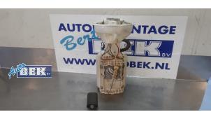 Gebruikte Benzinepomp BMW Mini One/Cooper (R50) 1.6 16V One Prijs € 64,00 Margeregeling aangeboden door Auto Bek