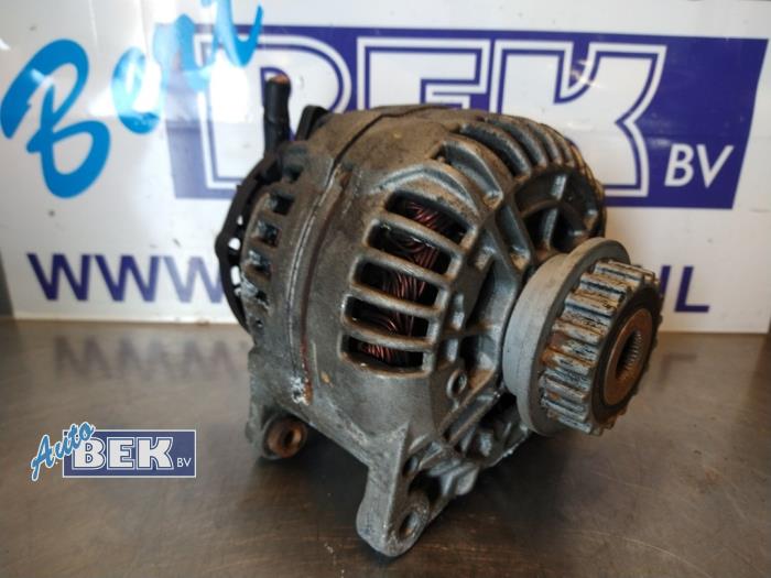 Gebruikte Dynamo Volkswagen Touareg (7LA/7L6) 2.5 TDI R5 Prijs € 25,00 Margeregeling aangeboden door Auto Bek