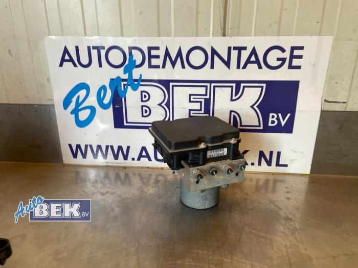 Gebruikte ABS Pomp Landrover Range Rover Sport (LS) 3.6 TDV8 32V Prijs € 160,00 Margeregeling aangeboden door Auto Bek