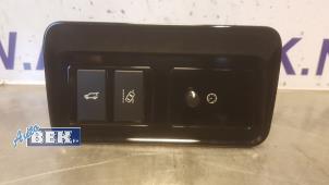 Gebruikte Schakelaar achterklep Jaguar F-Pace 2.0 D 180 16V AWD Prijs € 30,00 Margeregeling aangeboden door Auto Bek