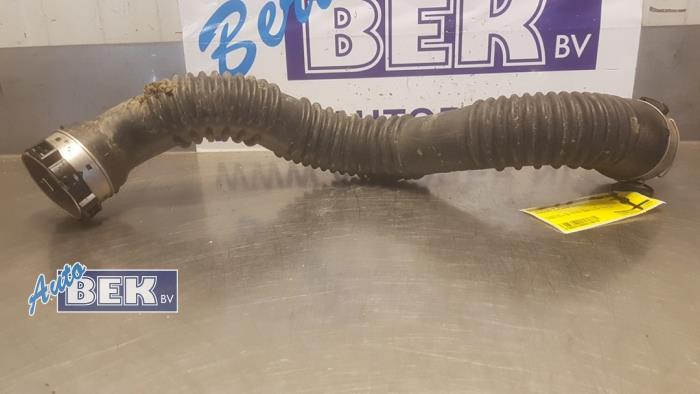 Gebruikte Intercooler Buis Mercedes B (W246/W242) 1.6 B-200 BlueEFFICIENCY Turbo 16V Prijs € 35,00 Margeregeling aangeboden door Auto Bek